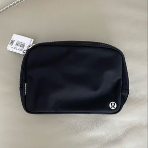 NEW Lululemon LARGE Black Everywhere Belt Bag